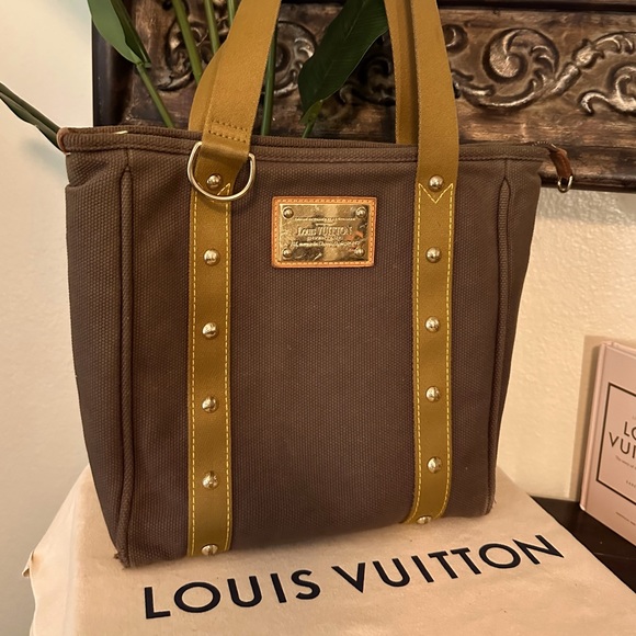 Louis Vuitton Handbags - 💯% Authentic Louis Vuitton Antigua Cabas MM Tote ✨